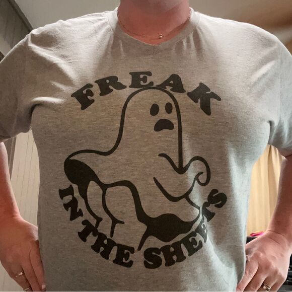 80. V-neck Halloween Ghost Freak in the sheets Unisex grey shirt Graphic Tee - Picture 4 of 6